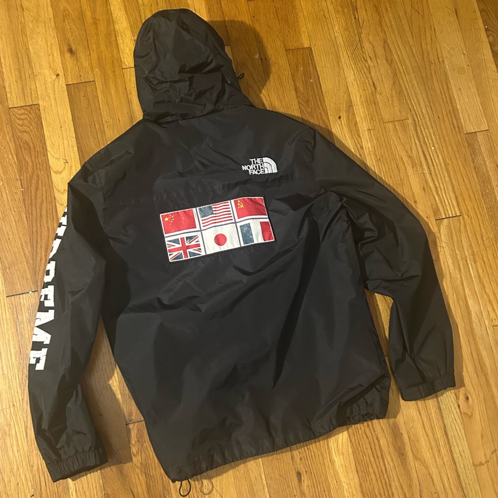 Supreme x The North Face 2014 Black Expedition Coaches Jacket - Picture 3 of 3